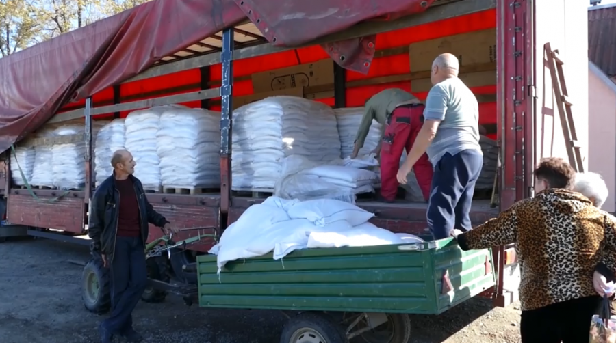 Більше половини орендодавців Калущини висловили бажання отримати орендну плату зерном | Фото: Скрін із відео