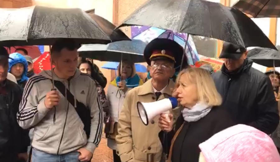 На вічі виступила відома прикарпатцям Ольга Бабій