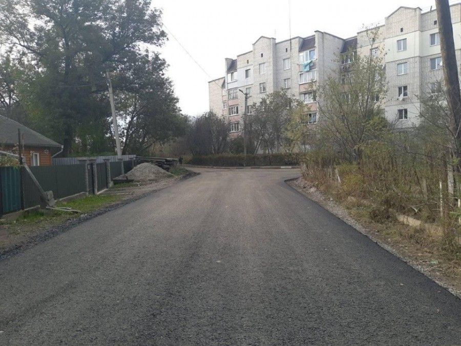На вулиці Біласа і Данилишина встановлюють асфальт.