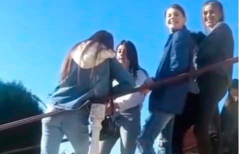 Ювенальні поліцейські з&rsquo;ясовують подробиці конфлікту між неповнолітніми дівчатами в Івано-Франківську