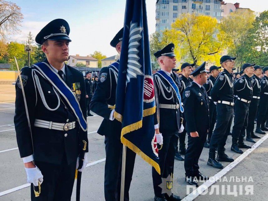 Курсанти поклали квіти до пам&rsquo;ятника Мужності, вірності й героїзму правоохоронців