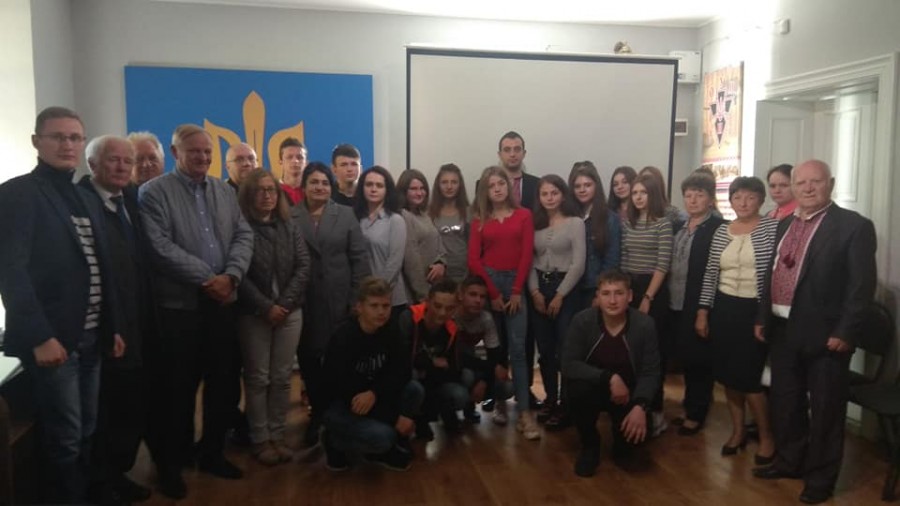 На лекторії були присутні учасники національно-визвольних змагань Калущини, учні та вчителі Боднарівської загальноосвітн