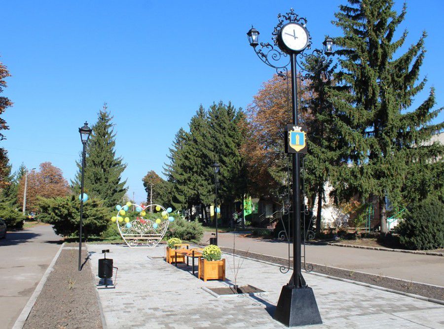 У Долині реалізували проєкт "Алея закоханих"