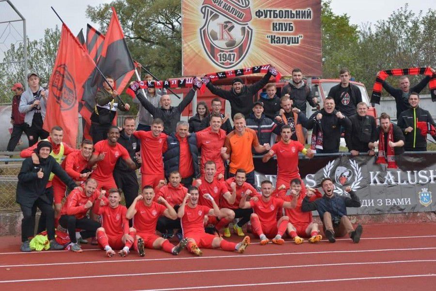 Після перемоги ФК "Калуш" піднявся з сьомої на шосту сходинку турнірної таблиці | Фото: Роман Куцій