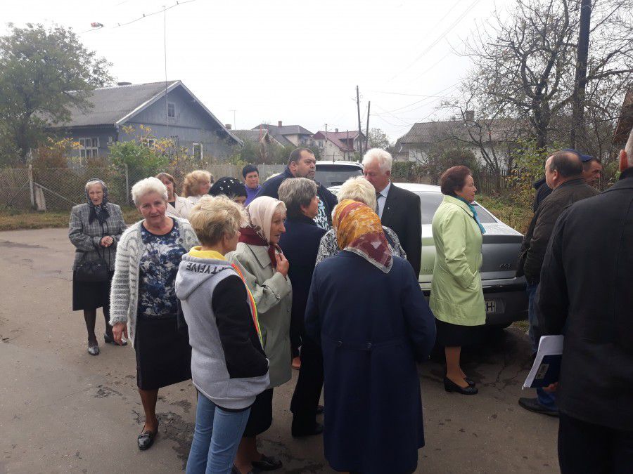 Міський голова разом із комісією та мешканцями мікрорайону оглянули проблемні місця, де було найбільше підтоплень