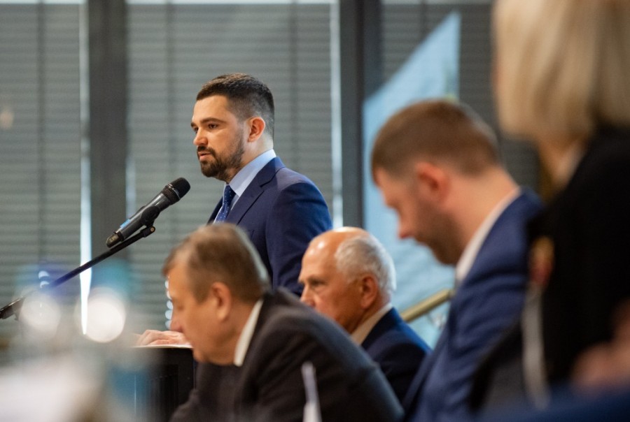 Очікується, що проеєкт конституційних змін буде спрямований до Конституційного Суду України вже на поточній сесії Верхов