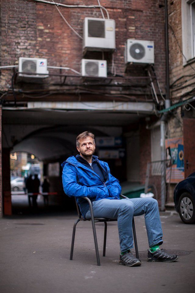 Артему Чапаю вдалося створити колоритний, динамічний, яскравий текст зі своєрідним голосом | Фото: Zhenia Perutska/Faceb