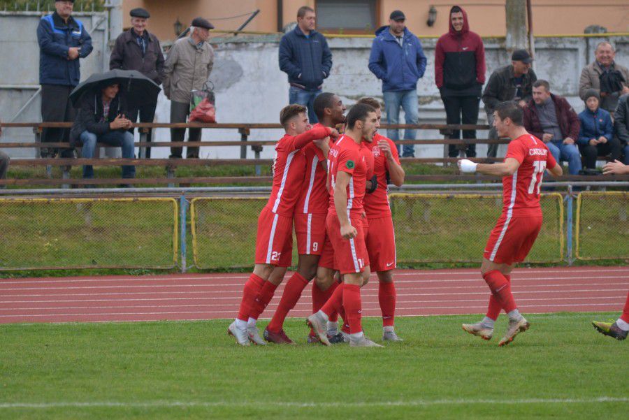Асистент арбітра чотири рази відміняв взяття воріт у матчі
