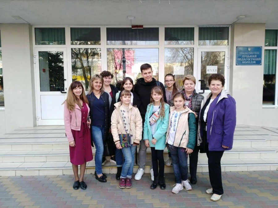 Калуську дитячу музичну школу на конкурсі представляло 13 учнів у молодшій і старшій вікових групах | Фото: Леся Кирилов