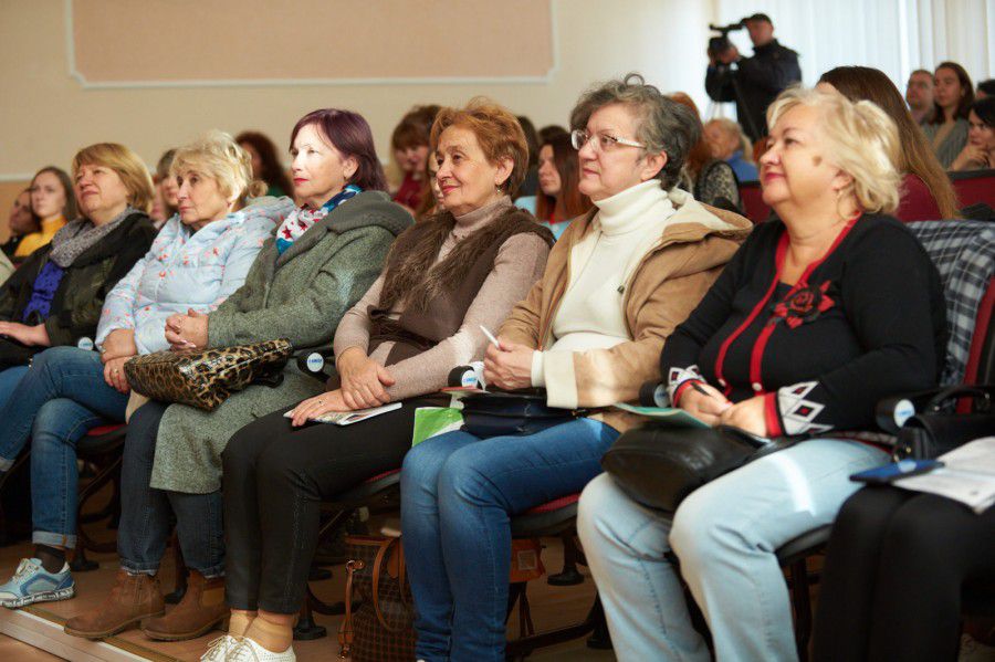 Брати участь у проєкті зголосилася майже сотня франківців