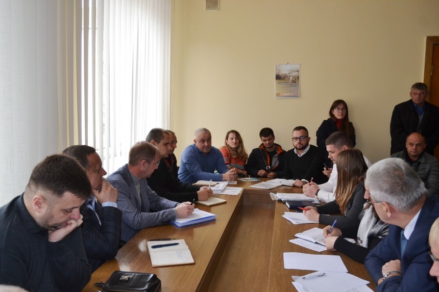 Доручено підготувати пропозиції про вільні земельні ділянки під будівництво свинокомплексу як альтернативу для можливого