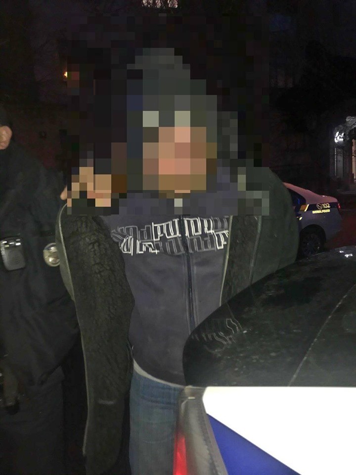 Чоловік поводив себе агресивно, на зауваження охоронців правопорядку не реагував