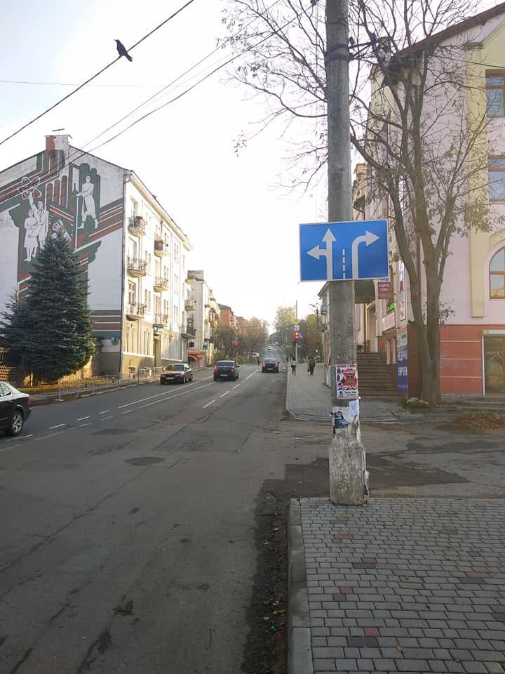 Калушани розкритикували неправильний дорожній знак