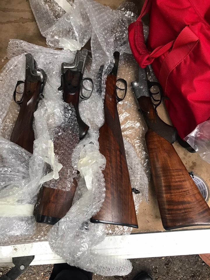 Чоловік намагався перевезти зброю без дійсних дозволів МВС