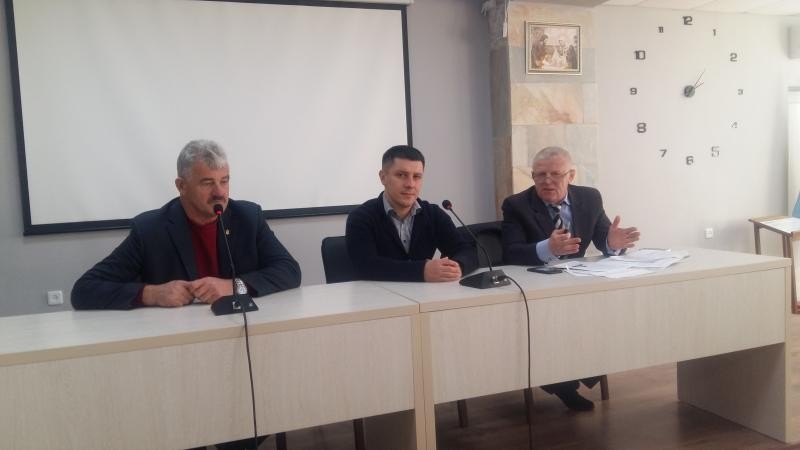 Едуард Прощук поспілкувався з мешканцями села та адміністрацією ОТГ