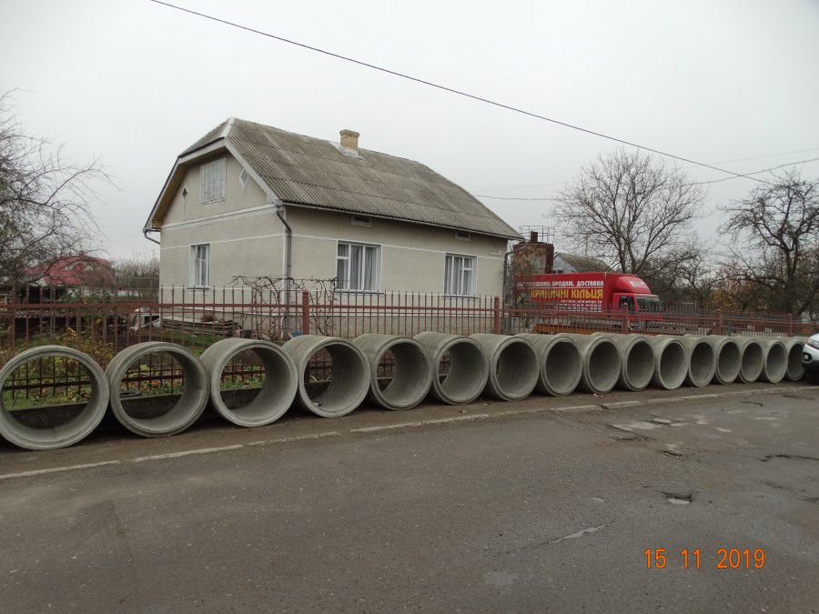 Підприємців зобов'язали прибрати територію