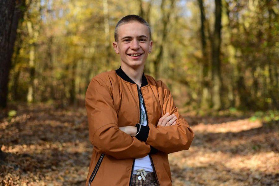 У естрадному репертуарі Михайла Дакуса переважають пісні на патріотичну тематику