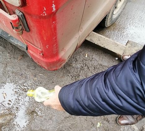 Після зауваження жінка погодилась вилити сурогат