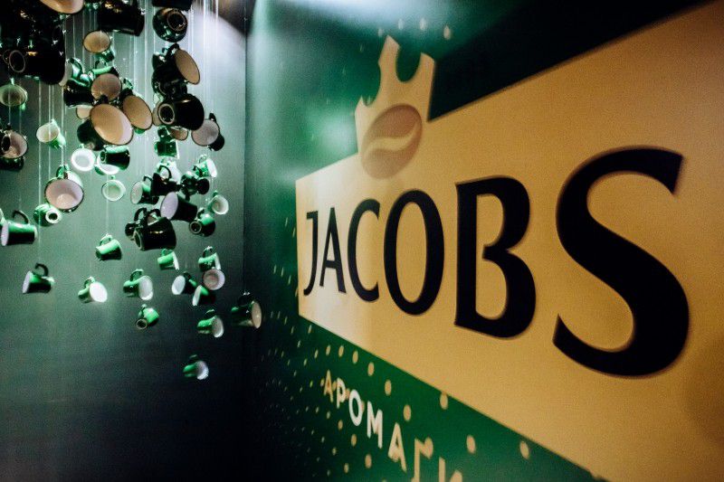  Ілюстрація. Реклама бренду кави Jacobs перестала транслюватися на телеканалі ZIK