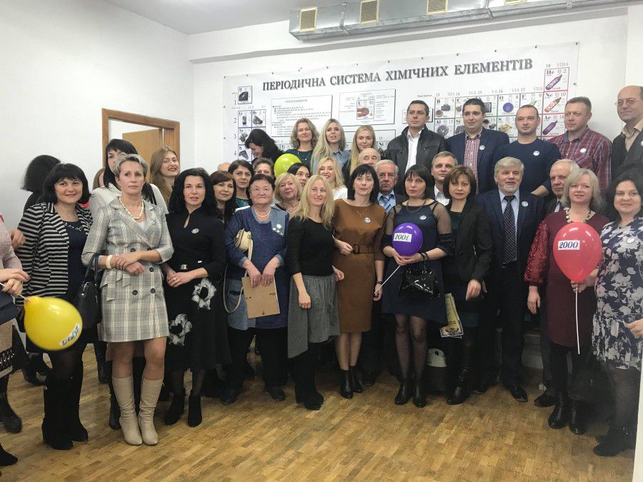 Працівники кафедри причетні до виготовлення препаратів абсорбентної дії, засобів захисту рослин, розробки в лабораторних