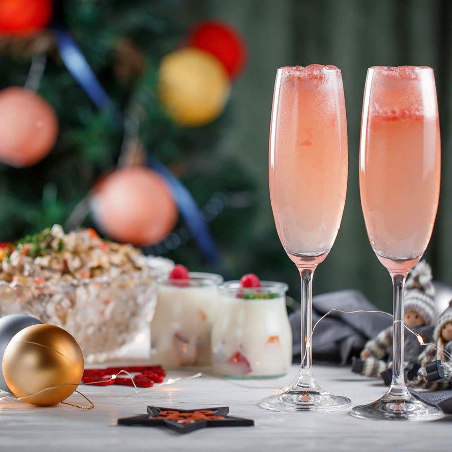 З напоїв ви зможете приготувати або морс з апельсиновою цедрою, або коктейль з ігристого вина та грейпфрутового соку, аб