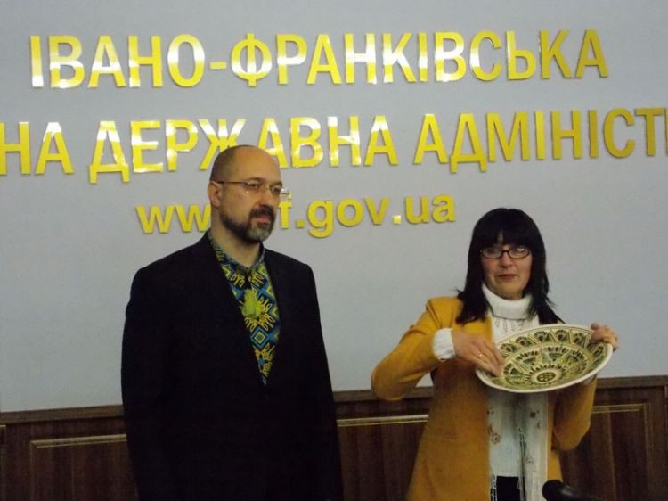 Косівська  художниця Марія Гринюк підготувала досьє на самобутню кераміку