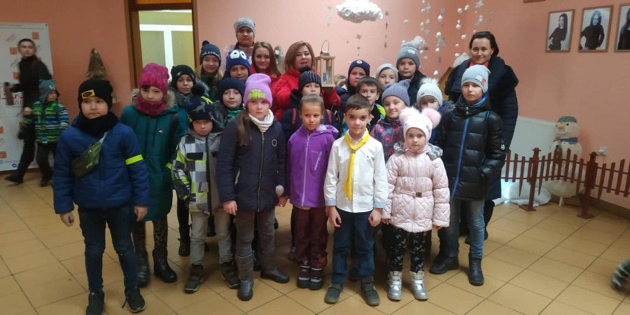 Калушани привезли з Івано-Франківська Вифлеємський вогонь Миру | Фото: Зоряна Старчевська