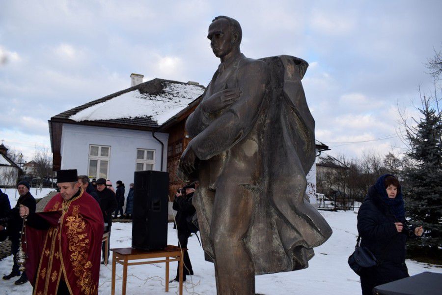 У Старому Угриноі традиційно вшанували Провідника ОУН