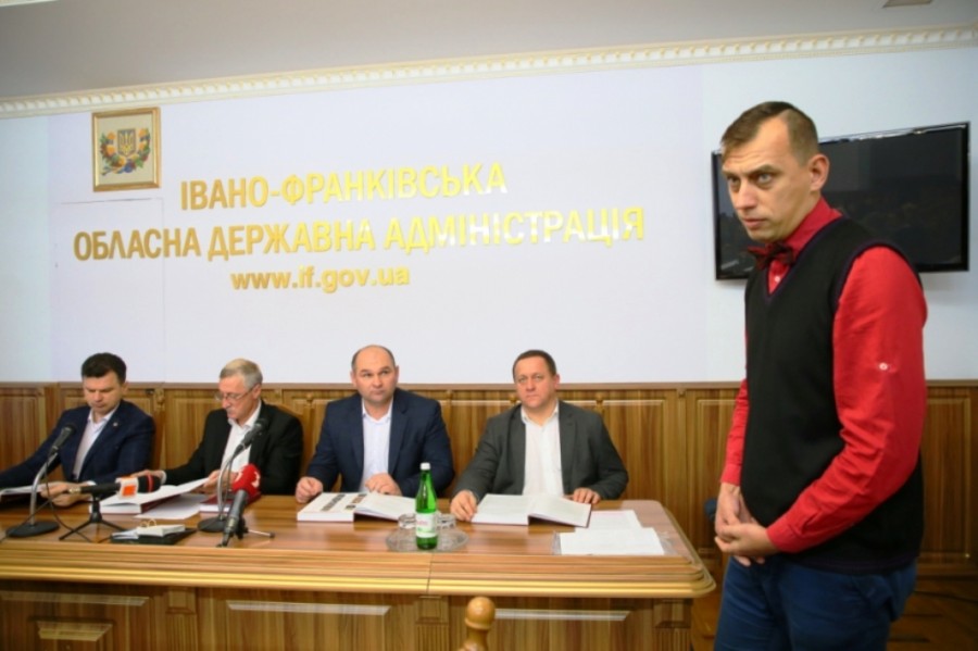 350 примірників книги буде передано в школи Івано-Франківщини