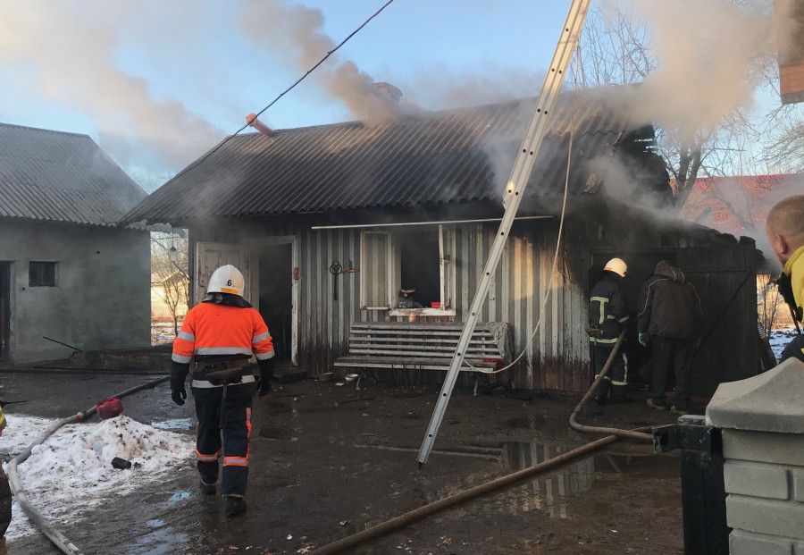 Рятувальники локалізували та ліквідували вогонь