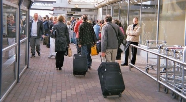 Ілюстрація. Більшість трудових мігрантів з України працюють руками через незнання мов та відсутність підтвердженої освіт