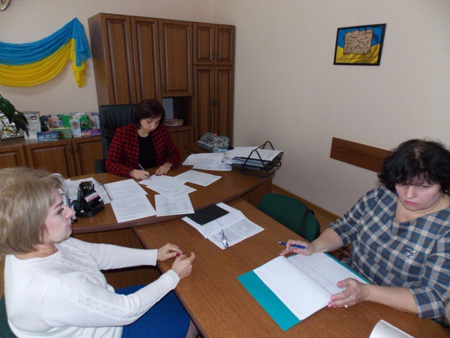 На нараді говорили про працевлаштування звільнених держслужбовців