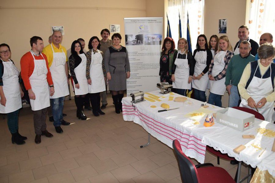 Калушани ознайомилися з традиційною румунською кухнею