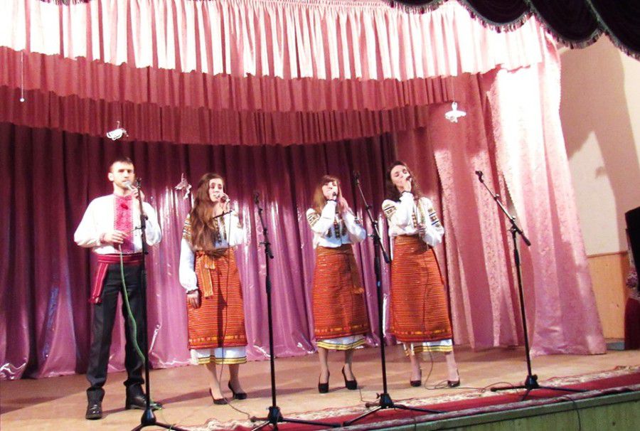 Присутні мали змогу послухати колядки у виконанні калуських виконавців