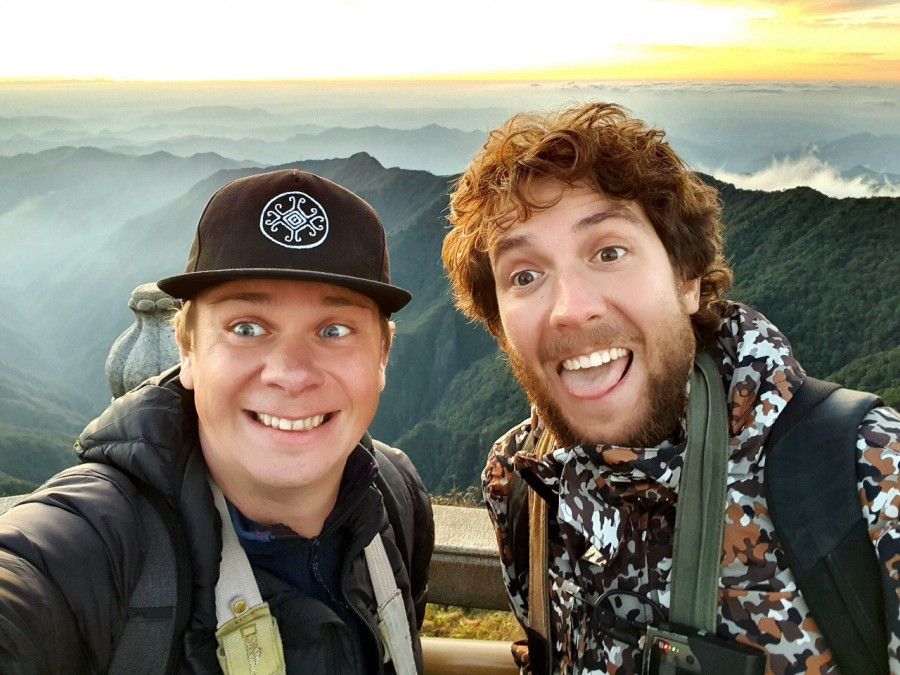 Мандрівники Дмитро Комаров та Олександр Дмитрієв після тривалої експедиції у Китай повернулися в Україну