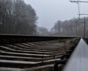 На Івано-Франківщині 19-річна мешканка Волині загинула під колесами поїзда