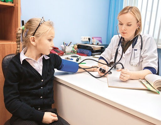 Ілюстрація. За медичною реформою, шкільні медсестри та лікарі більше не отрмуватимуть зарплати в лікарнях