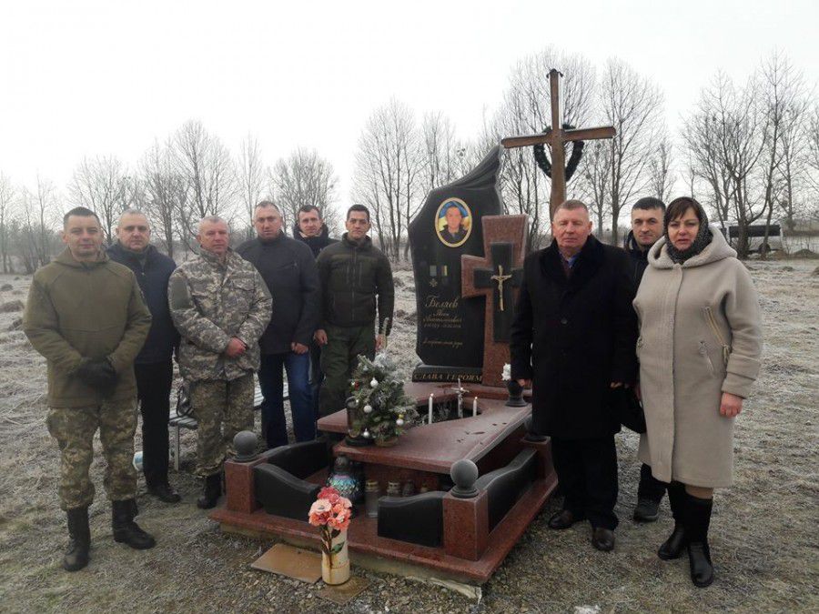 У селі Середній Бабин вшанували річницю з дня смерті захисника України Івана Беляєва