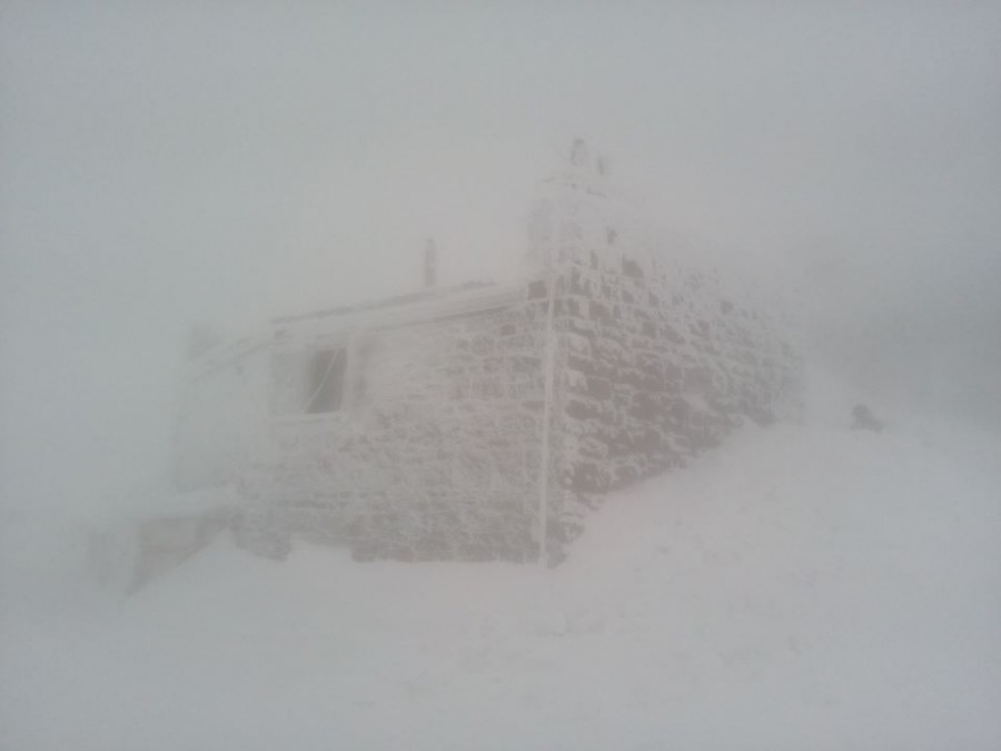 У горах температура повітря становить -8&deg;С