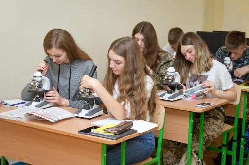 Ілюстрація. Четверо учнів ліцею №10 здобули призові місця на олімпіаді з хімії