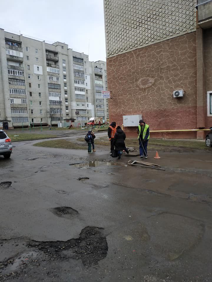 "Калушавтодор" встановить кришки на небезпечні люки