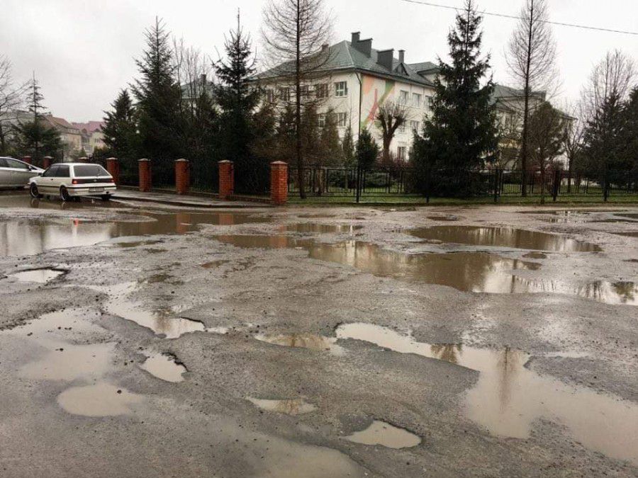 Так виглядала дорога до Калуської гімназії 4 березня