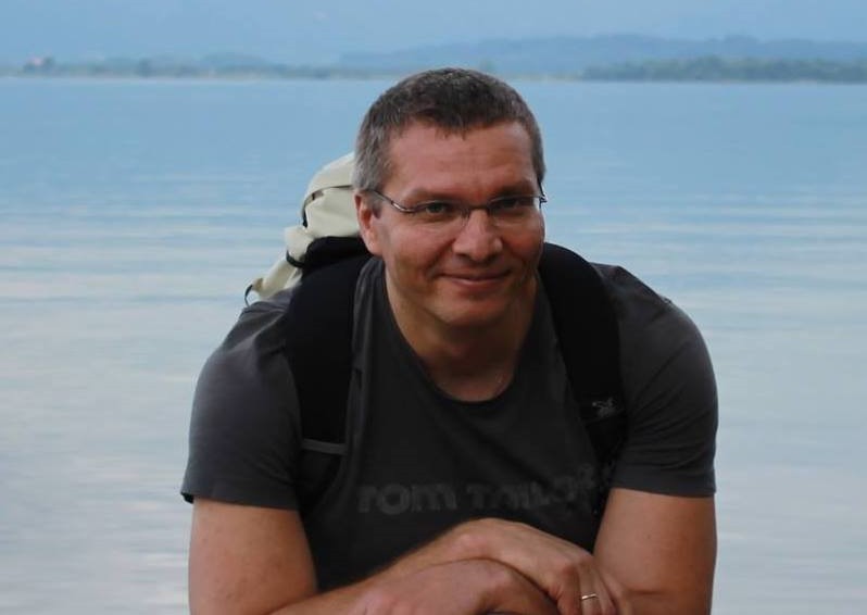 Науковець зазначив, що на вулицях Баварії людей і справді поменшало, однак у захисних масках йому нікого ще не доводилос