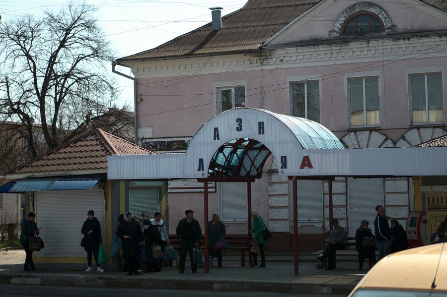Найбільше людей в Калуші сьогоді було помітно біля поштових та банківських відділень, біля аптек, у великих супермаркета