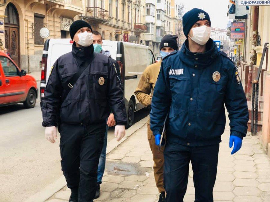 Прикарпатські поліцейські склали чотири протоколи за порушення правил карантину, три з яких &mdash; у Калуші