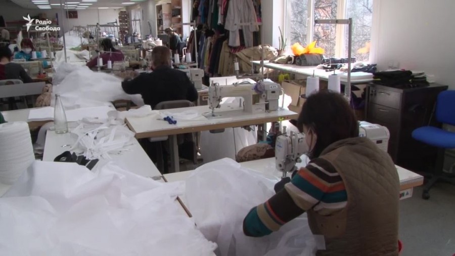 Ілюстрація. Станом на 25 березня лікарня вже отримала 100 замовлених костюмів