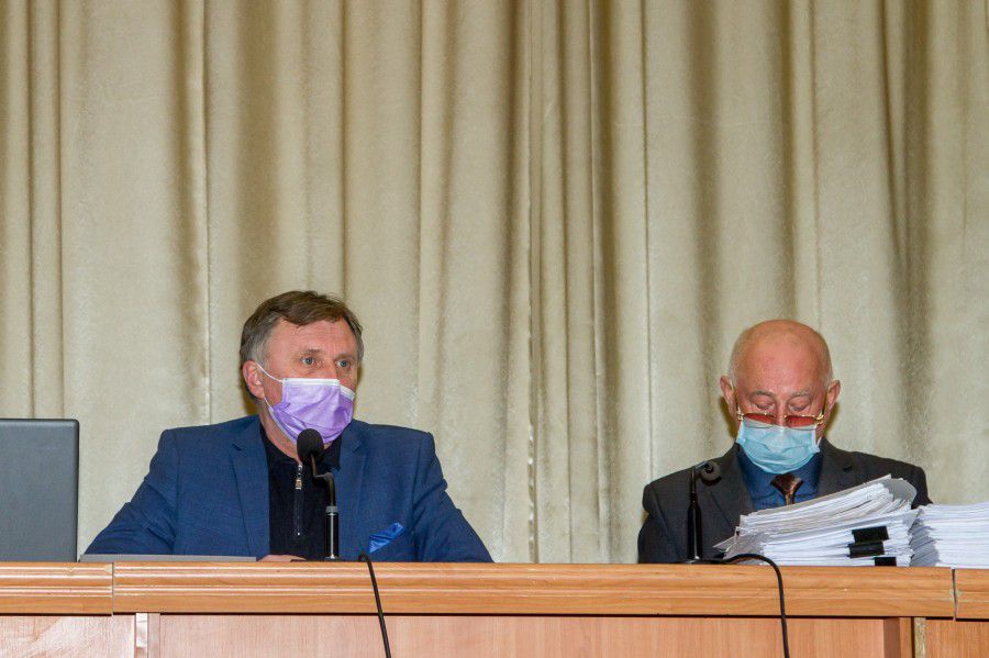 Сьогодні на сесії міської ради всі були в захисних масках | Фото: Оля Ярема