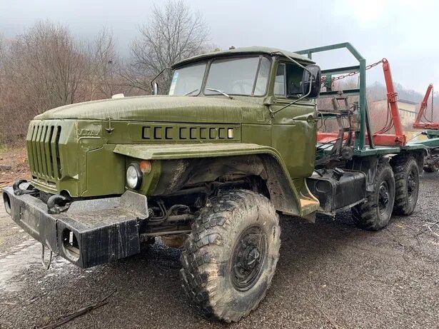 Ілюстрація. Скутерист потрапив під УРАЛ-4320 (лісовоз-Е маніпулятор)