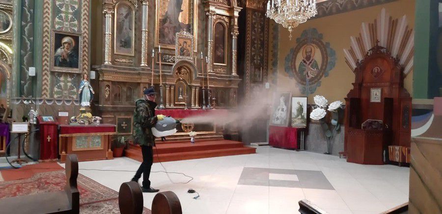 Церкву Святого Архистратига Михаїла УГКЦ продезінфікували вже вдруге | Фото: Ярослав Чопанюк/Facebook