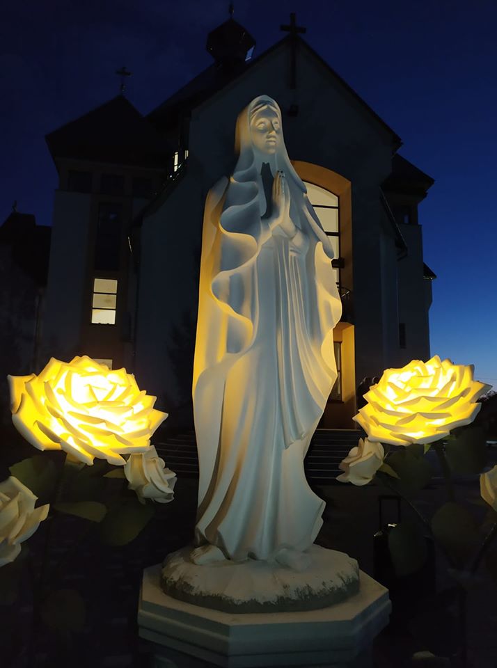 Отці провели нічні моління в режимі онлайн